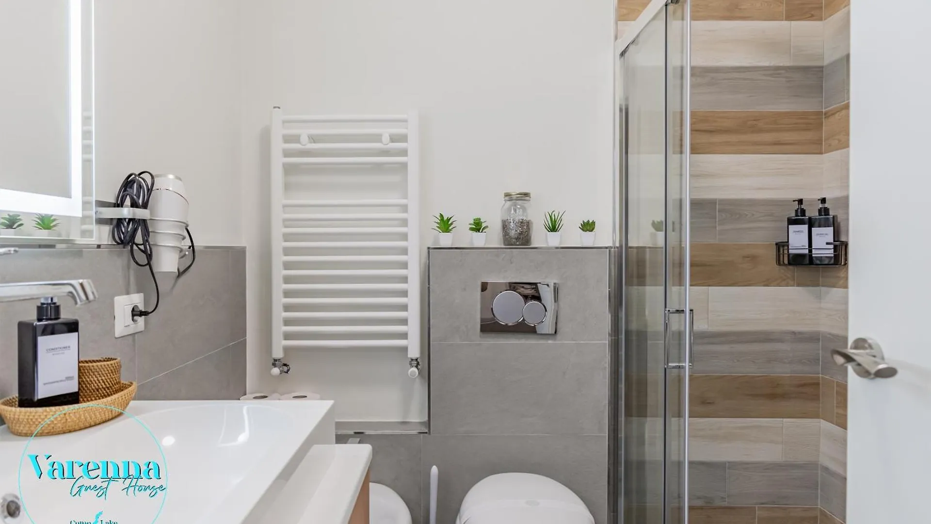 Varenna Guest House 0*,